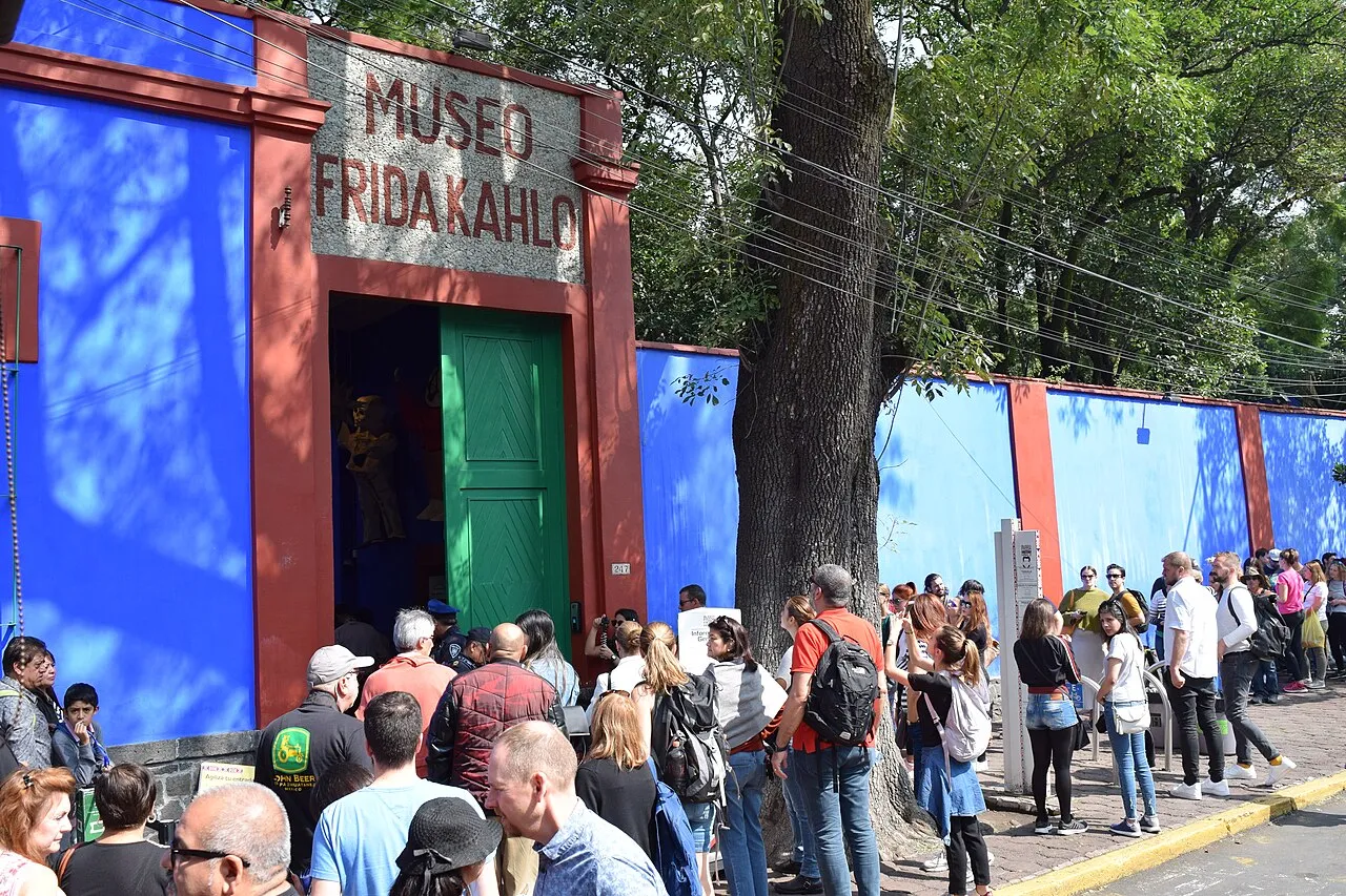La Casa Azul desde la calle Londres